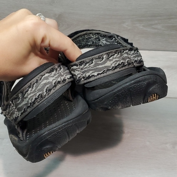 Sandals_&_Flip_Flops